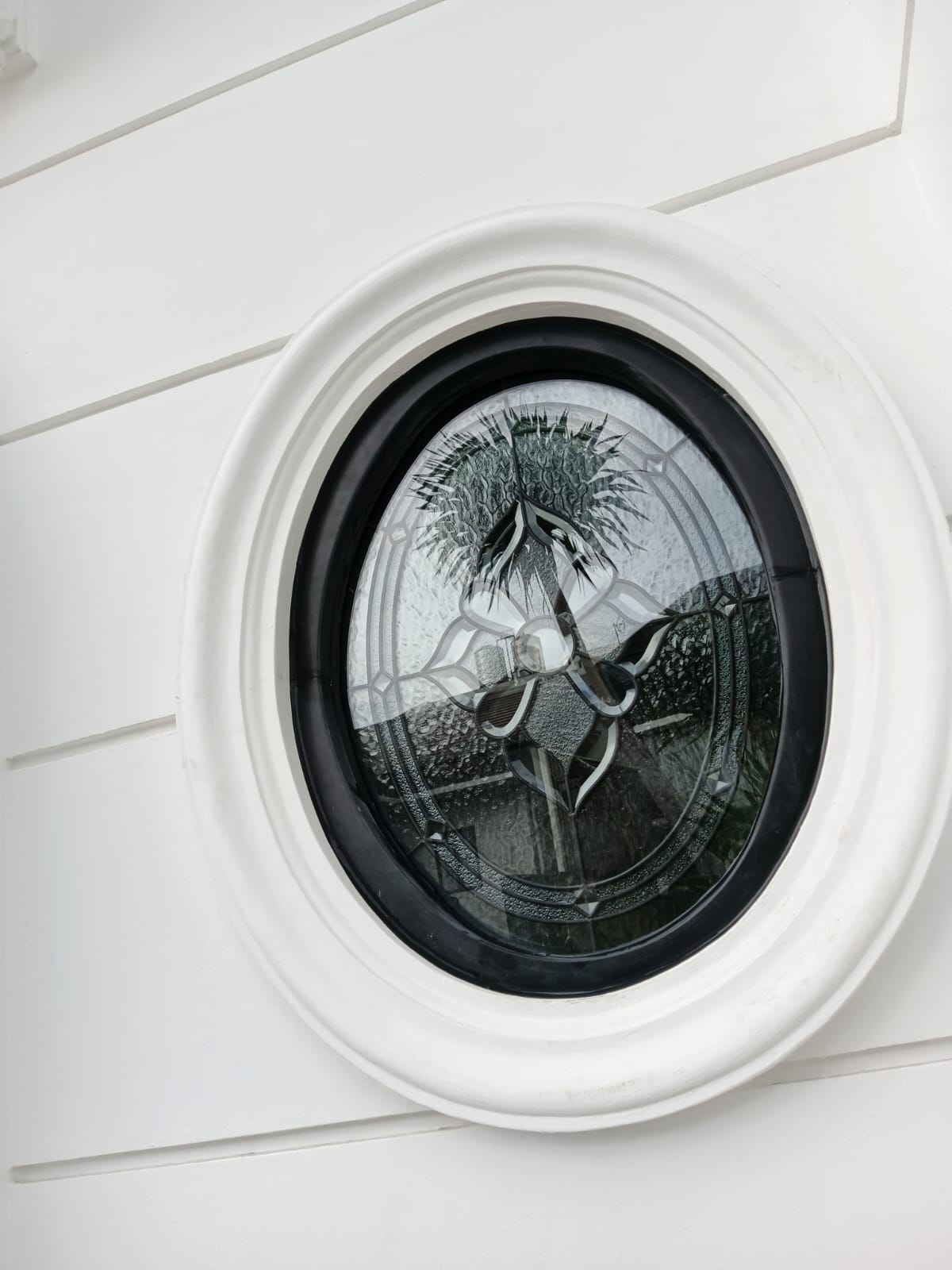 Jendela Bulat (Round Window)