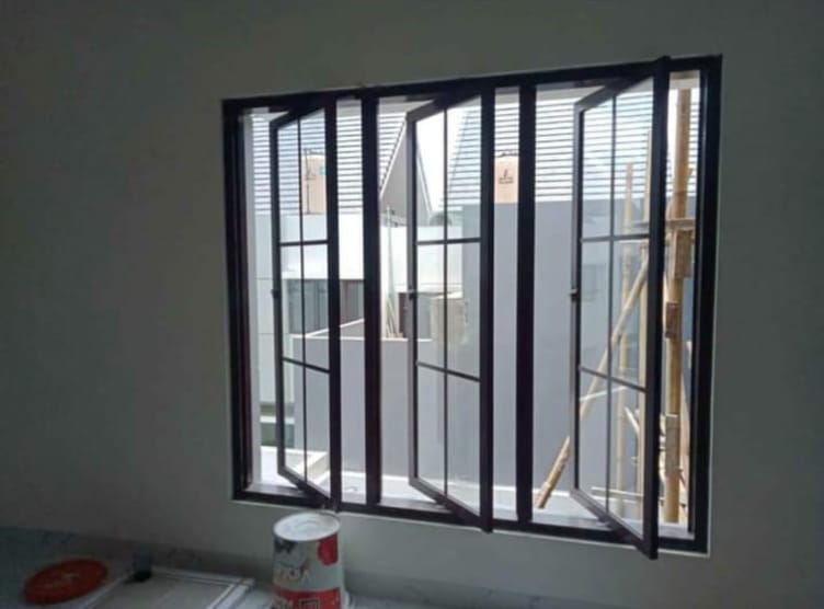 Jendela Swing Aluminium