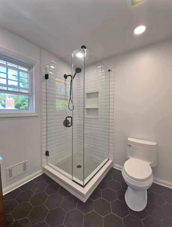 Kaca Shower Kamar Mandi