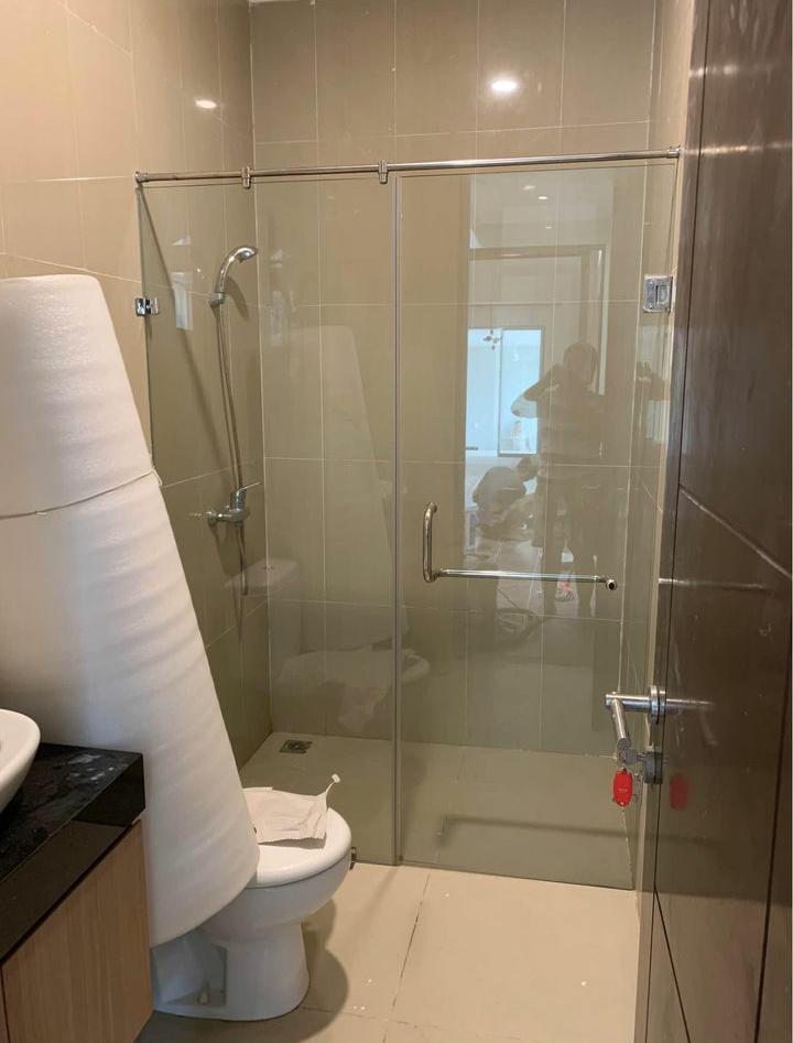Kaca Shower Kamar Mandi