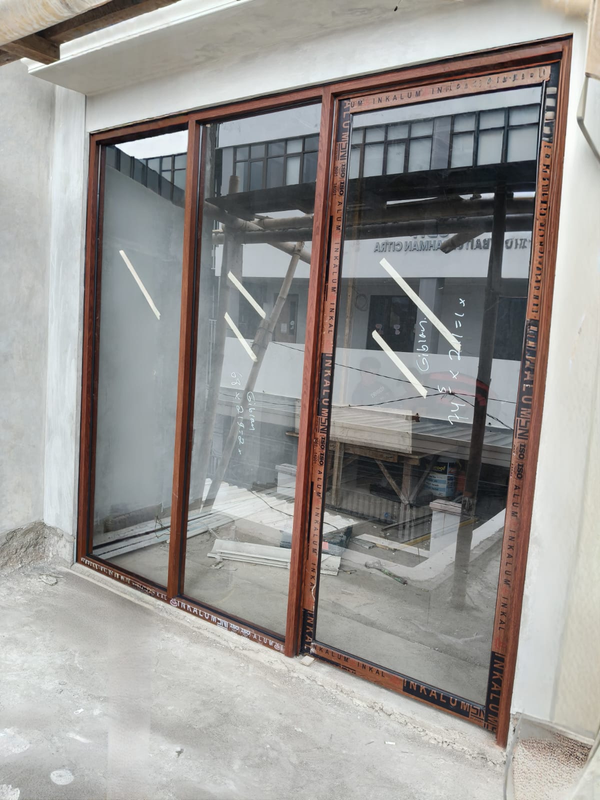 Pintu Kombinasi Sliding Swing